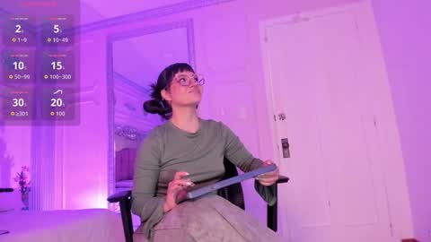 Alison Fishert online show from 11.26.25