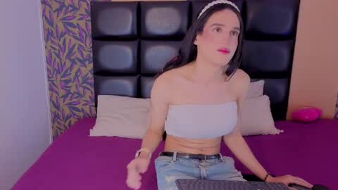 Alison  online show from 12.18.25