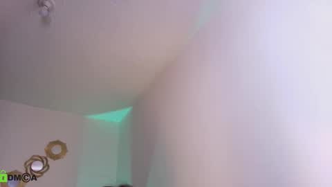 Snapshot of aliss_es chatting on 11.04.25 ALISS online show from 11.04.25