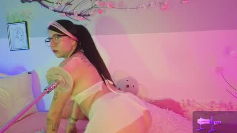 Mia online show from 03.20.26