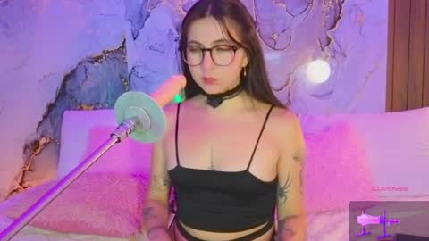 Mia online show from 04.11.26