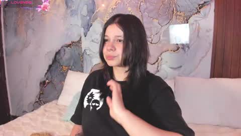 Snapshot of alissa_cute1 chatting on 07.31.26 Mia online show from 07.31.26