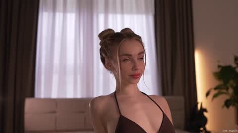 Snapshot of alissa_wxw chatting on 11.05.25 Alissa online show from 11.05.25