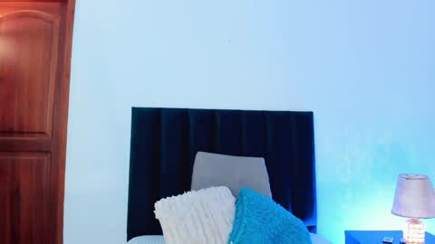 Snapshot of alissanix chatting on 12.29.24 AlissaNix online show from 12.29.24