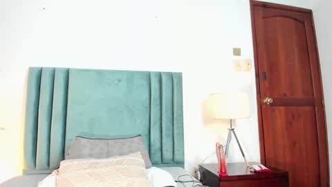 Snapshot of alissanix chatting on 01.18.25 AlissaNix online show from 01.18.25