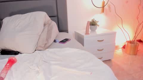 Snapshot of alissanix chatting on 02.02.25 AlissaNix online show from 02.02.25