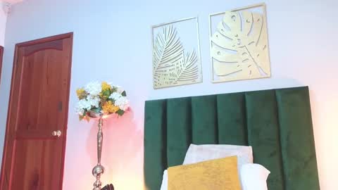 Snapshot of alissanix chatting on 11.29.25 AlissaNix online show from 11.29.25