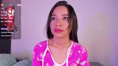 Mara  Isabel online show from 11.06.25