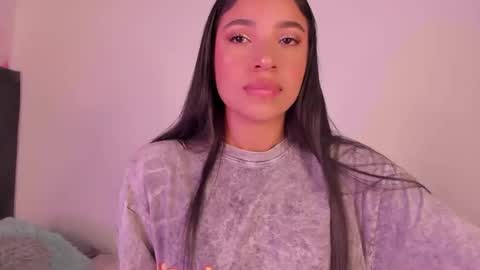 Mara  Isabel online show from 12.16.25