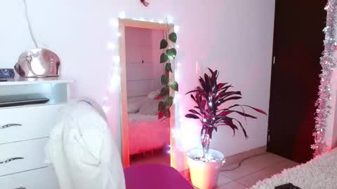 alissesallie_ online show from 12.10.24