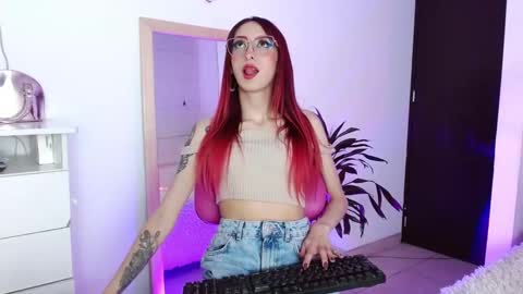 alissesallie_ online show from 01.24.25