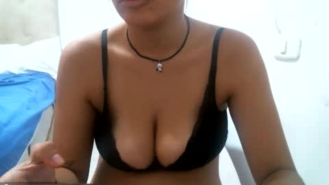 Snapshot of alisson_2508 chatting on 05.21.26 alison online show from 05.21.26