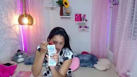 Snapshot of alisson_wiley chatting on 12.15.25 alisson online show from 12.15.25