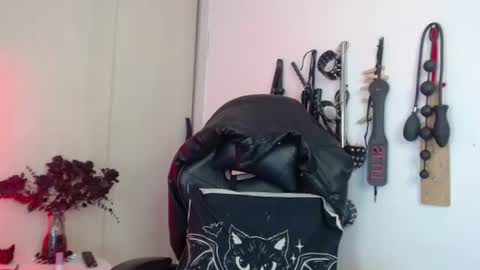 Snapshot of alissonbeckett chatting on 07.21.26 Alisson Beckett online show from 07.21.26