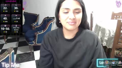 Snapshot of alix_beltran chatting on 04.28.26 Alix online show from 04.28.26