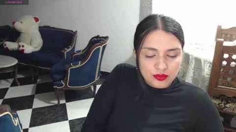 Snapshot of alix_beltran chatting on 04.28.26 Alix online show from 04.28.26