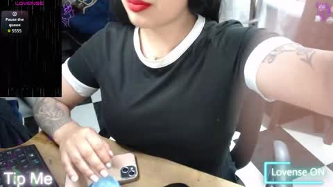 Snapshot of alix_beltran chatting on 05.11.26 Alix online show from 05.11.26