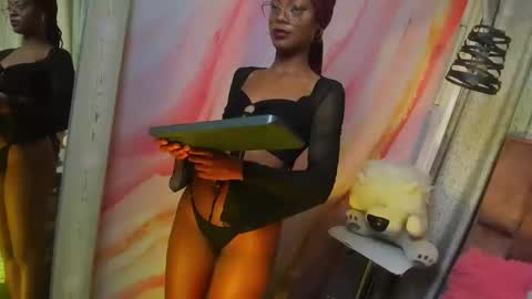 alix noa online show from 10.25.25