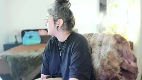 alix_valentine online show from 11.18.25