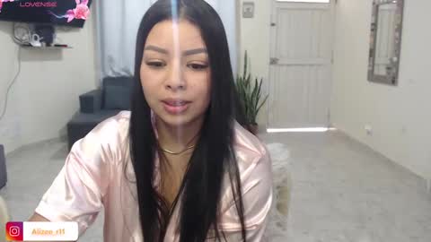 alizee_rae online show from 11.13.25