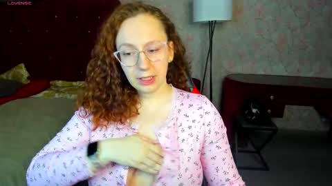 Snapshot of alla_dream chatting on 02.22.26 Alla online show from 02.22.26