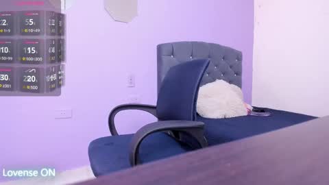 Snapshot of allanaa_0 chatting on 01.13.25 allana online show from 01.13.25