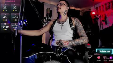 Snapshot of allanhurtss chatting on 10.27.25 online show from 10.27.25