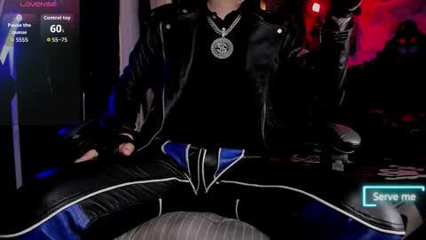 Snapshot of allanhurtss chatting on 11.25.25 online show from 11.25.25