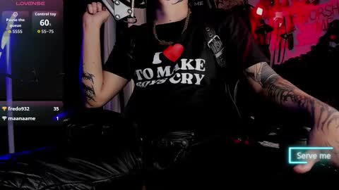 Snapshot of allanhurtss chatting on 11.26.25 online show from 11.26.25