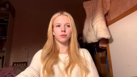 Lina online show from 11.25.25