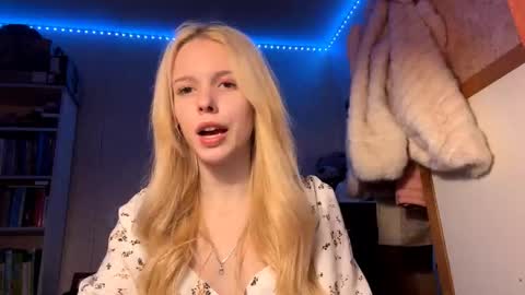 Lina online show from 12.05.25