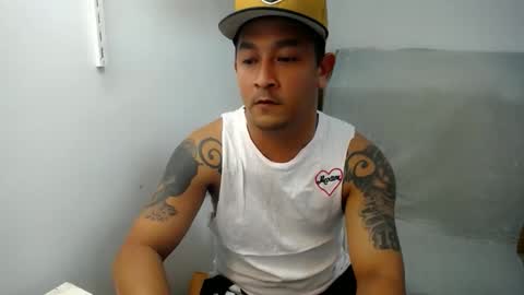 Snapshot of allen_69xx chatting on 11.01.25 allen online show from 11.01.25