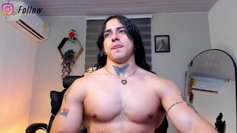 Snapshot of allen_rosse chatting on 10.29.25 independent model 3 online show from 10.29.25