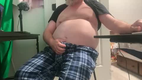 Allergictolove online show from 10.27.25