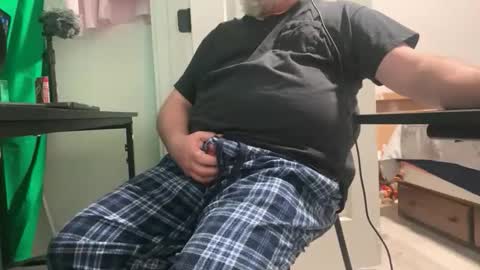 Allergictolove online show from 10.29.25