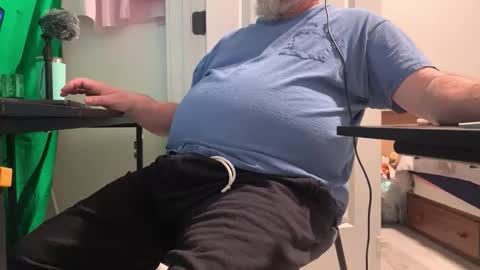 Allergictolove online show from 12.14.25