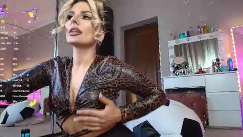 Snapshot of allesya23 chatting on 06.18.26 onlyfansallesya23 online show from 06.18.26