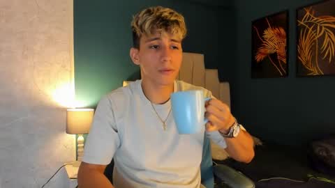 Snapshot of allexcano chatting on 03.02.25 Allex online show from 03.02.25