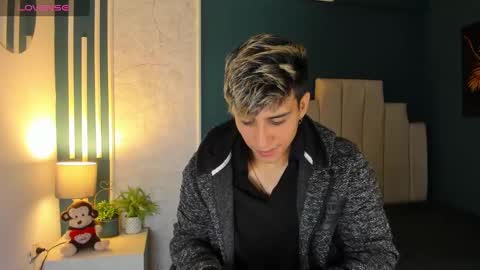 Snapshot of allexcano chatting on 03.08.25 Allex online show from 03.08.25