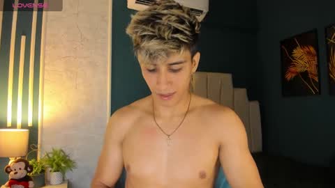 Snapshot of allexcano chatting on 03.08.25 Allex online show from 03.08.25