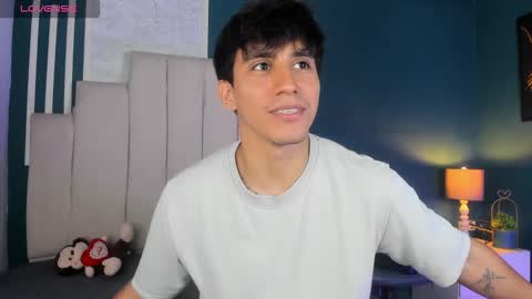 Snapshot of allexcano chatting on 11.16.25 Allex online show from 11.16.25