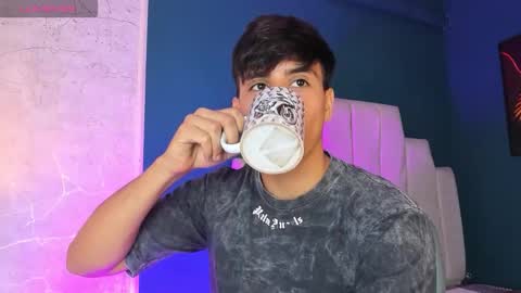 Snapshot of allexcano chatting on 12.16.25 Allex online show from 12.16.25