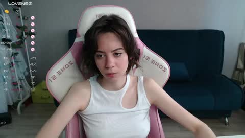 Snapshot of allie_hazie chatting on 04.30.26 alice online show from 04.30.26