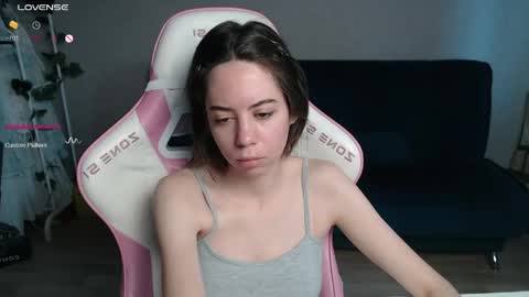 Snapshot of allie_hazie chatting on 05.03.26 alice online show from 05.03.26
