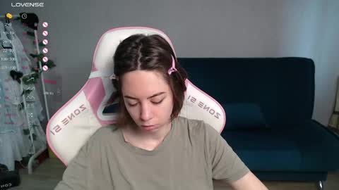 Snapshot of allie_hazie chatting on 05.08.26 alice online show from 05.08.26