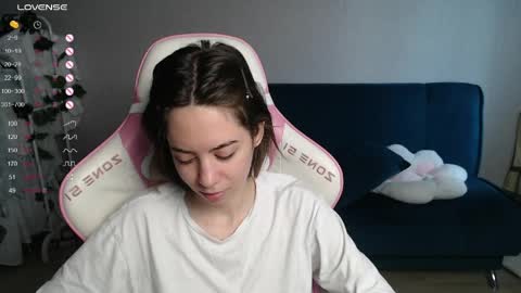 Snapshot of allie_hazie chatting on 05.14.26 alice online show from 05.14.26