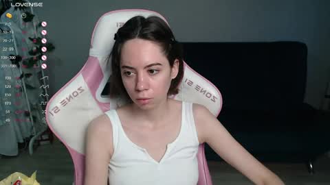 Snapshot of allie_hazie chatting on 05.20.26 alice online show from 05.20.26