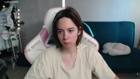 Snapshot of allie_hazie chatting on 06.09.26 alice online show from 06.09.26