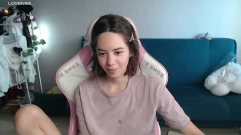 Snapshot of allie_hazie chatting on 07.01.26 alice online show from 07.01.26