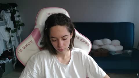 Snapshot of allie_hazie chatting on 07.16.26 alice online show from 07.16.26